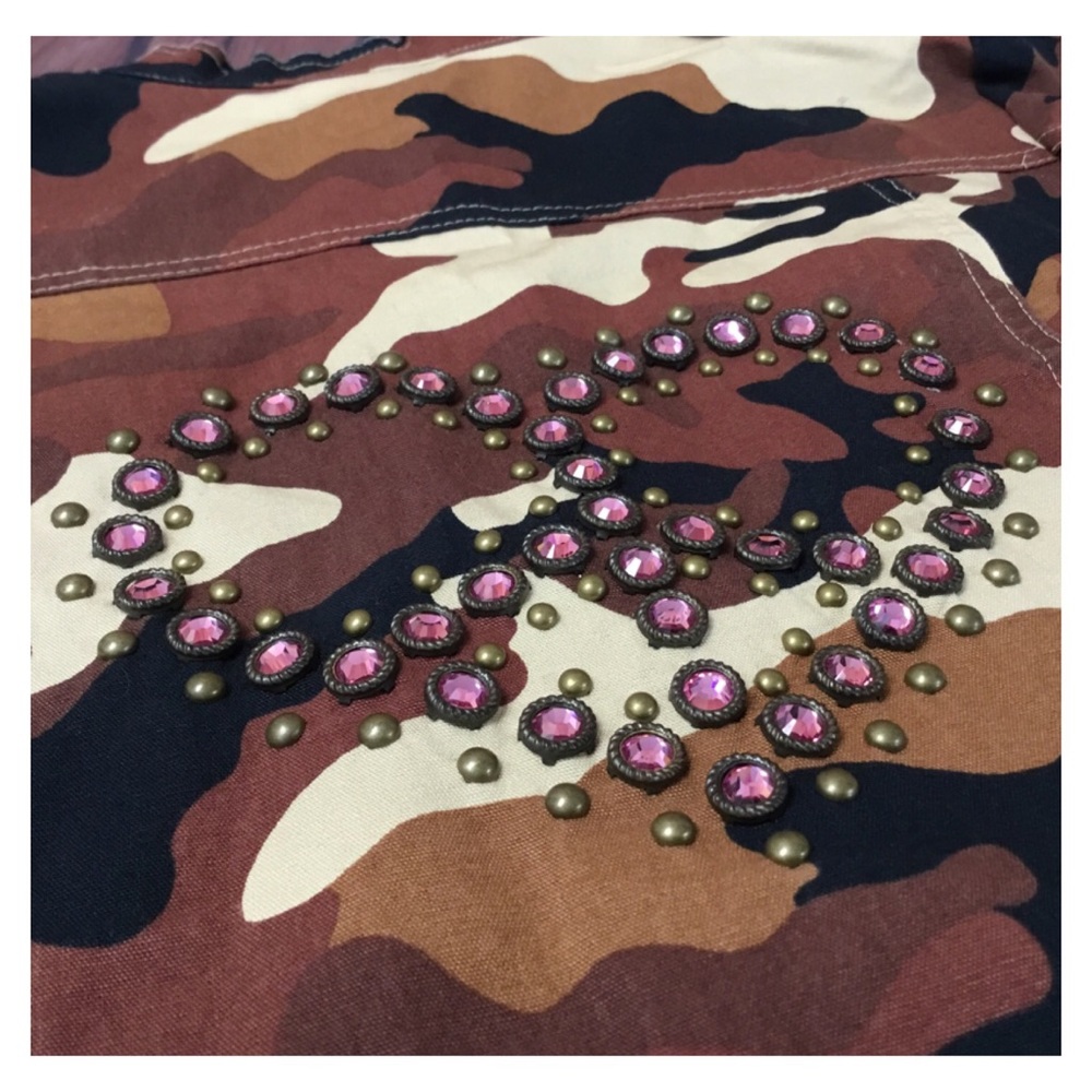 IVY JANE Rhinestone Heart Camouflage Jacket